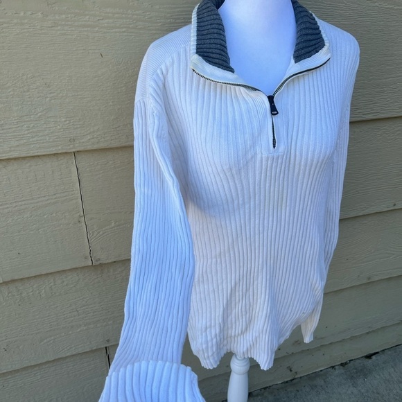 Express M Unisex White Quarter Zip - Picture 1 of 4